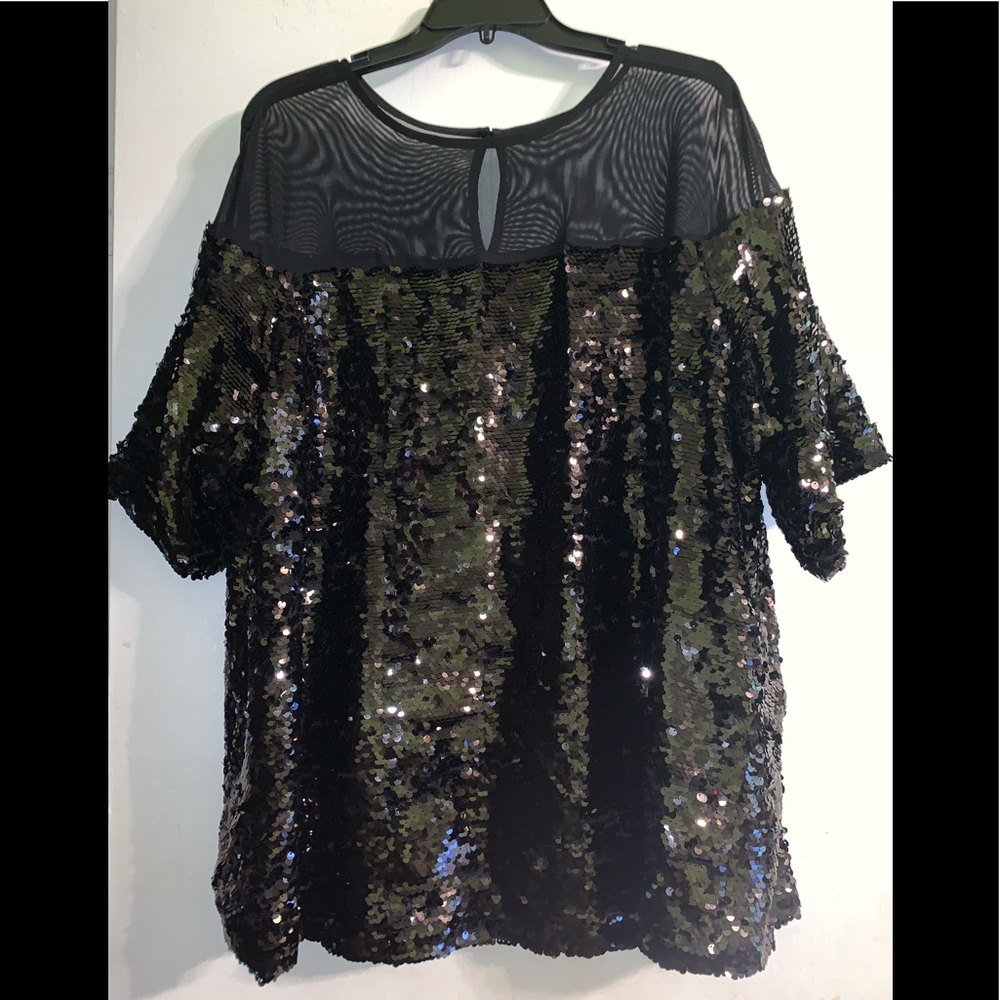 Roaman’s Sequined Short Sleeved Black Top 22/24